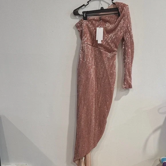Sonja Sequin Dress in Rose Gold Size Medium - Picture 3 of 5